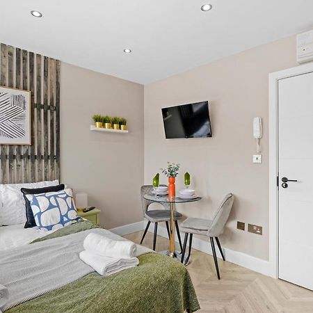 Cosy Heathrow Studios - Parking - Garden Londres Exterior foto