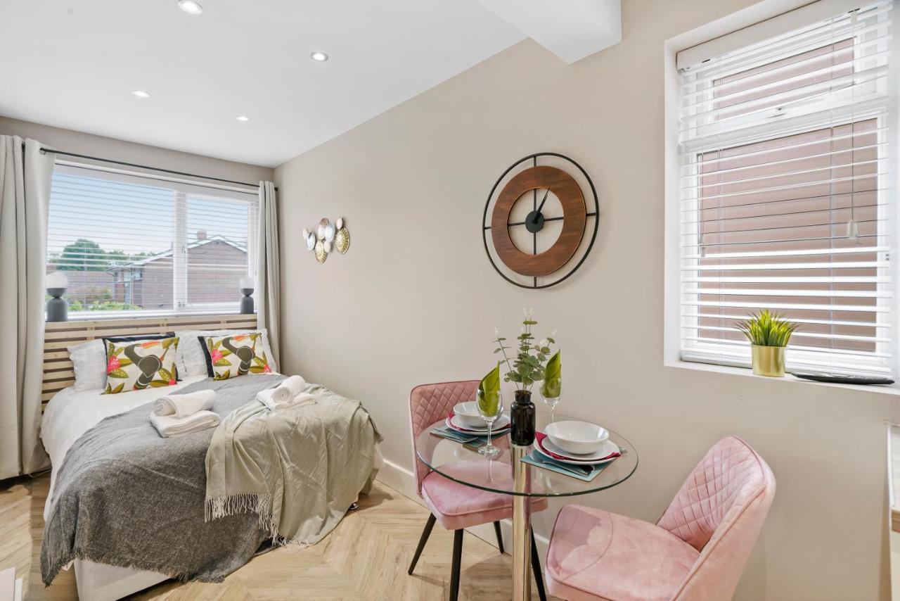 Cosy Heathrow Studios - Parking - Garden Londres Exterior foto