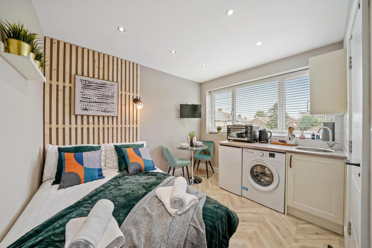 Cosy Heathrow Studios - Parking - Garden Londres Exterior foto