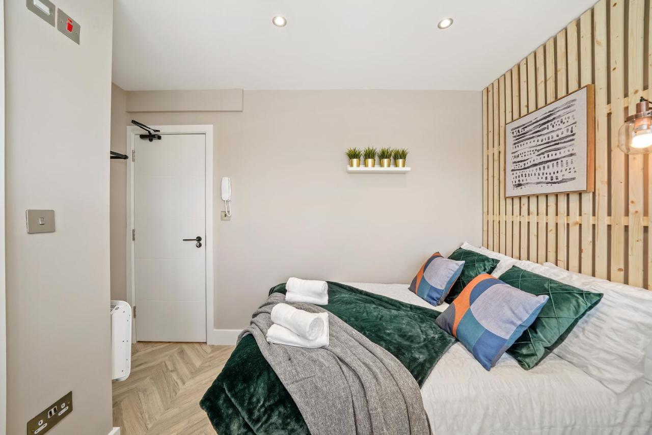 Cosy Heathrow Studios - Parking - Garden Londres Exterior foto