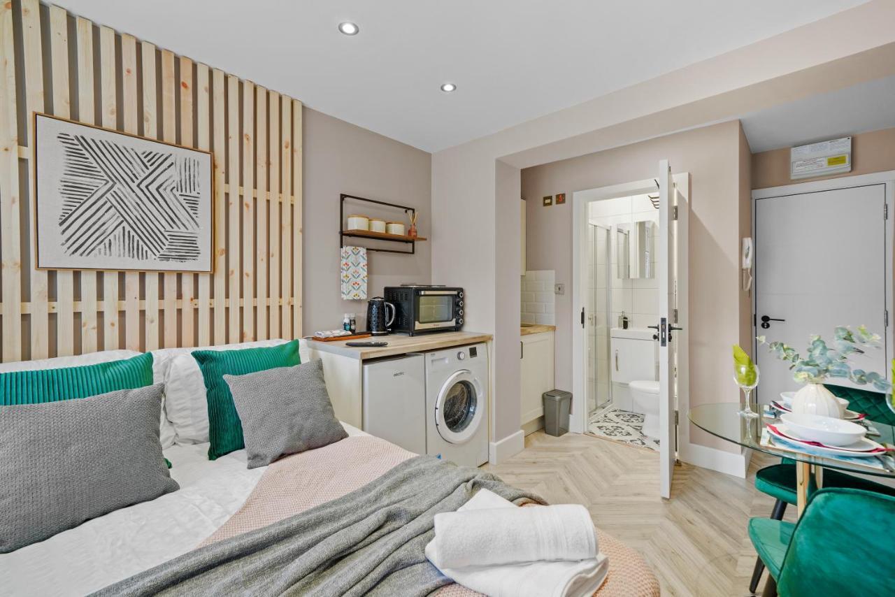 Cosy Heathrow Studios - Parking - Garden Londres Exterior foto
