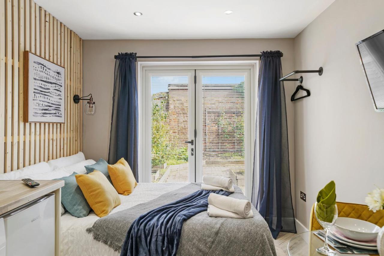 Cosy Heathrow Studios - Parking - Garden Londres Exterior foto