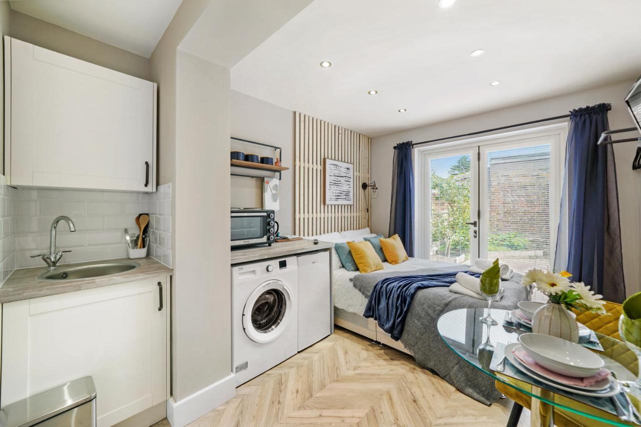 Cosy Heathrow Studios - Parking - Garden Londres Exterior foto