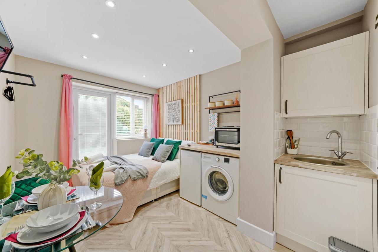 Cosy Heathrow Studios - Parking - Garden Londres Exterior foto