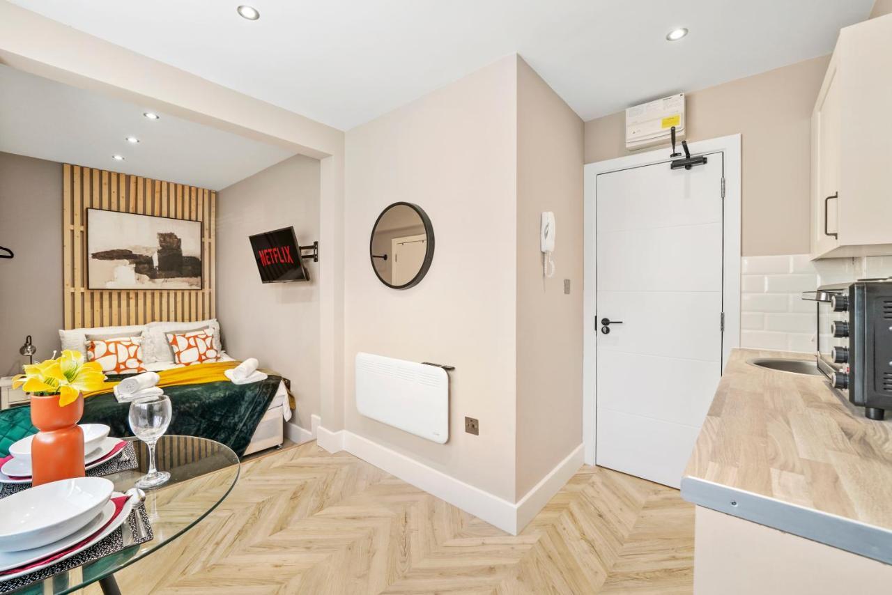 Cosy Heathrow Studios - Parking - Garden Londres Exterior foto