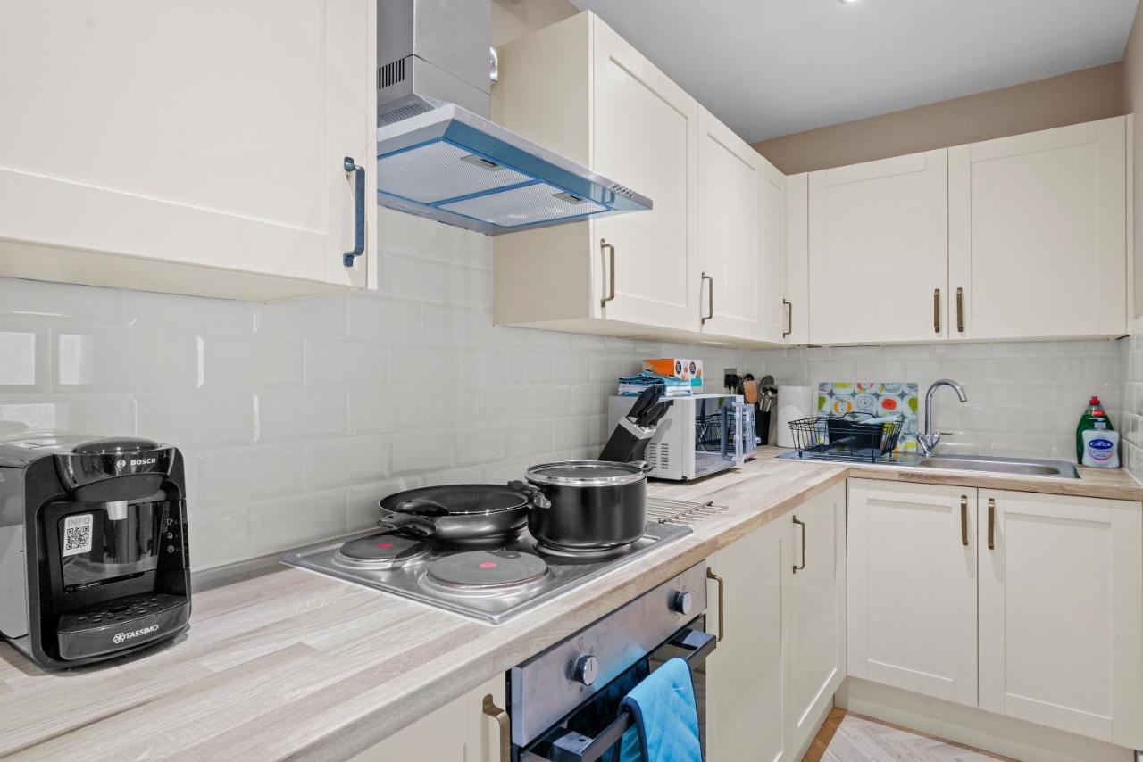 Cosy Heathrow Studios - Parking - Garden Londres Exterior foto