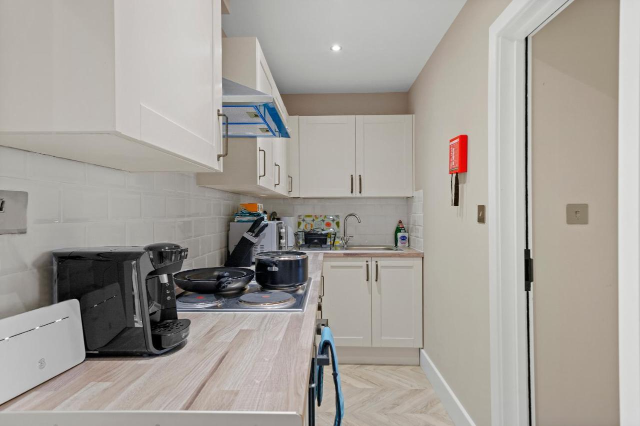 Cosy Heathrow Studios - Parking - Garden Londres Exterior foto