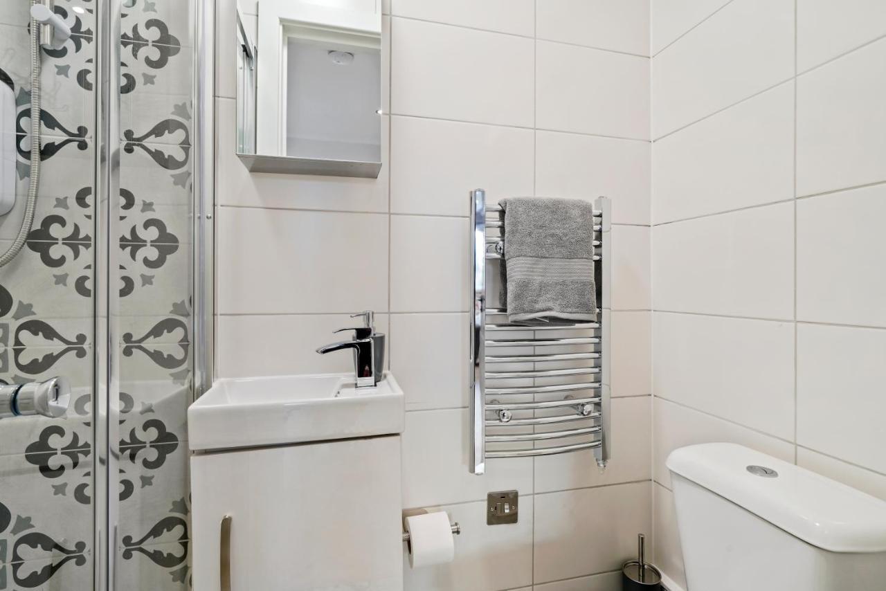 Cosy Heathrow Studios - Parking - Garden Londres Exterior foto