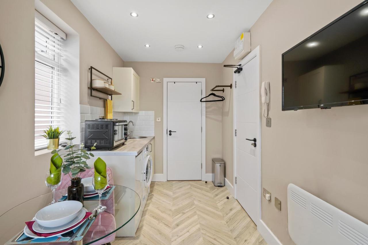 Cosy Heathrow Studios - Parking - Garden Londres Exterior foto