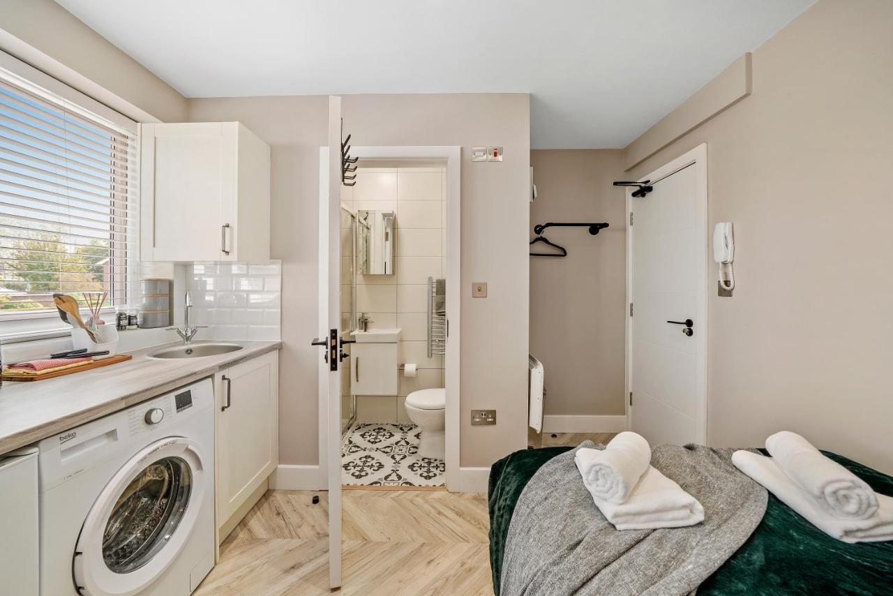 Cosy Heathrow Studios - Parking - Garden Londres Exterior foto