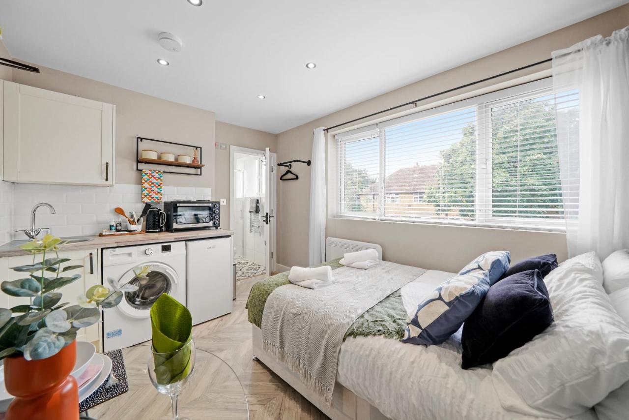 Cosy Heathrow Studios - Parking - Garden Londres Exterior foto