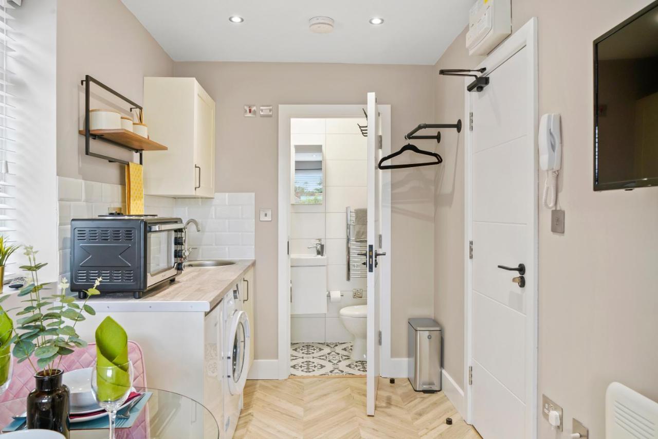 Cosy Heathrow Studios - Parking - Garden Londres Exterior foto