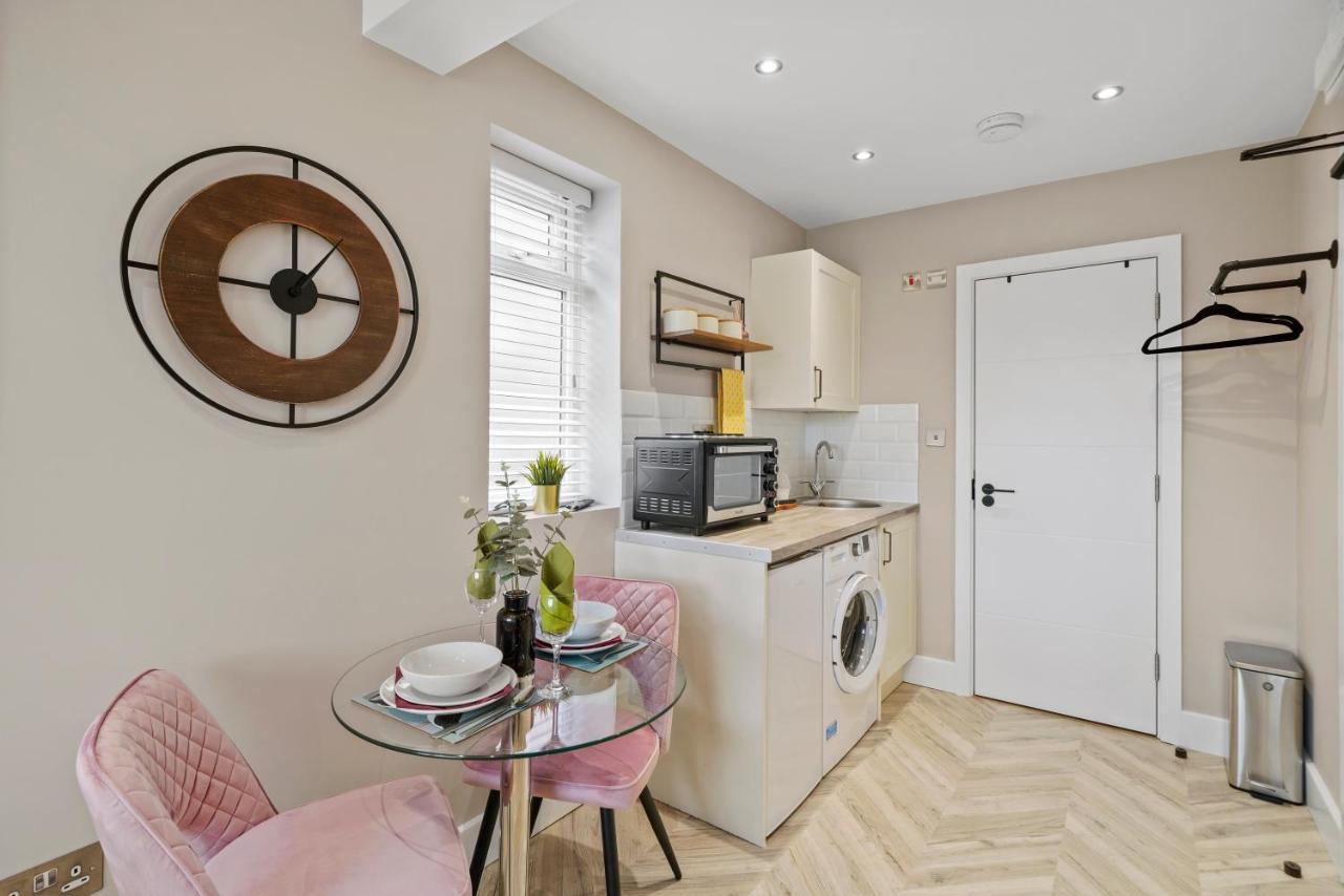 Cosy Heathrow Studios - Parking - Garden Londres Exterior foto